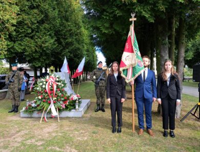 Ku pamięci pomordowanych z Osieka i Zimnodołu